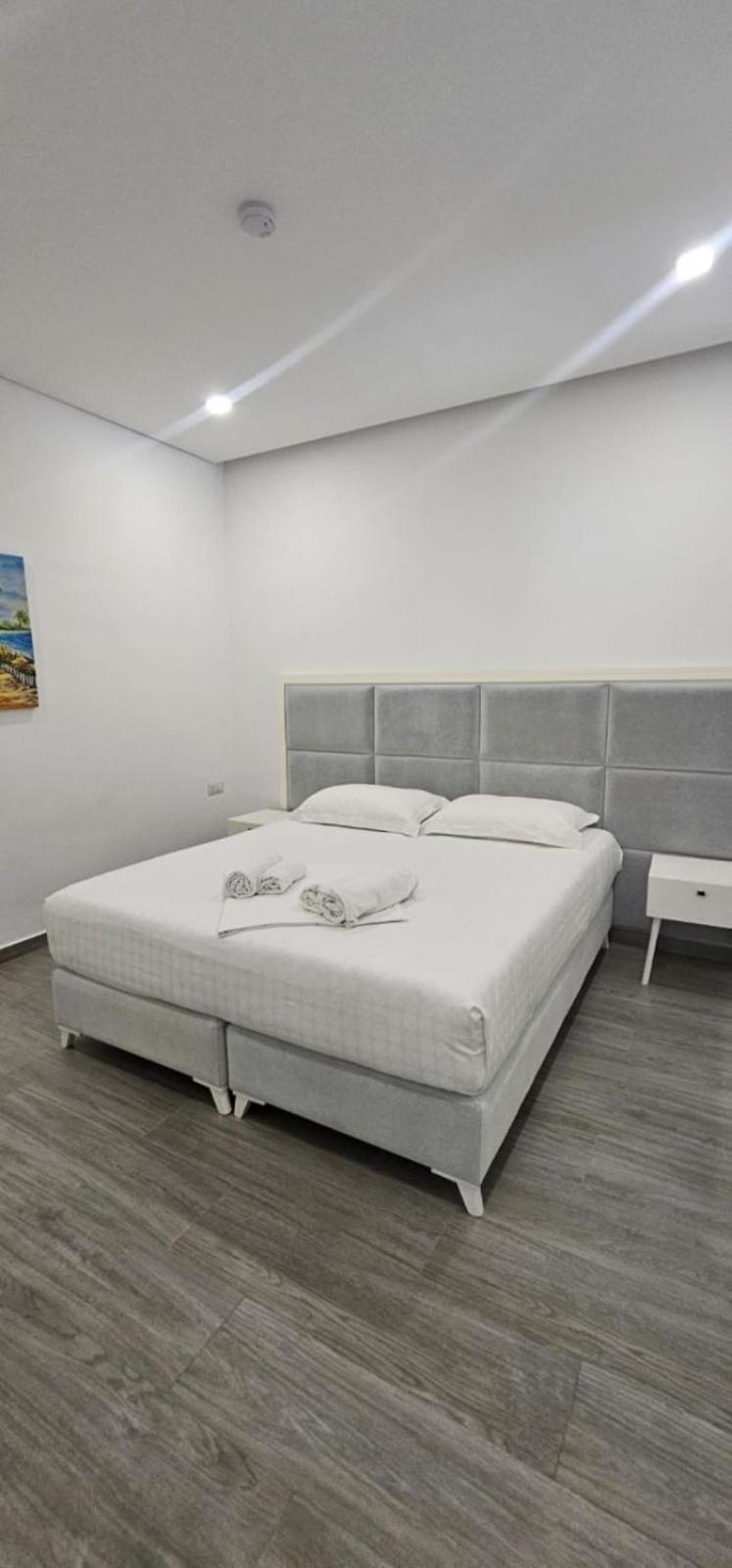 Hotel Edina Apartments By Hp Saranda Zewnętrze zdjęcie