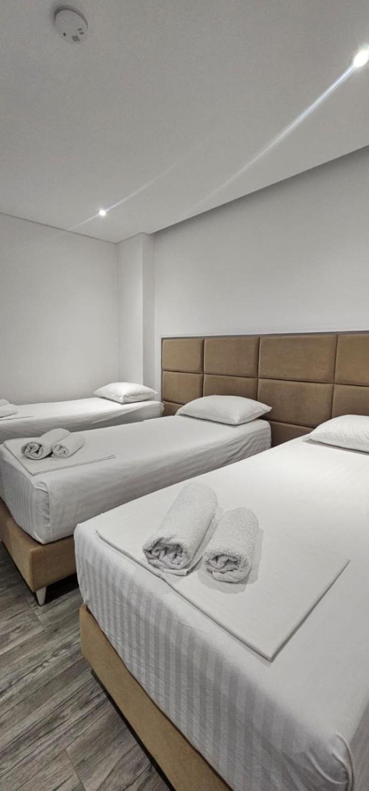 Hotel Edina Apartments By Hp Saranda Zewnętrze zdjęcie