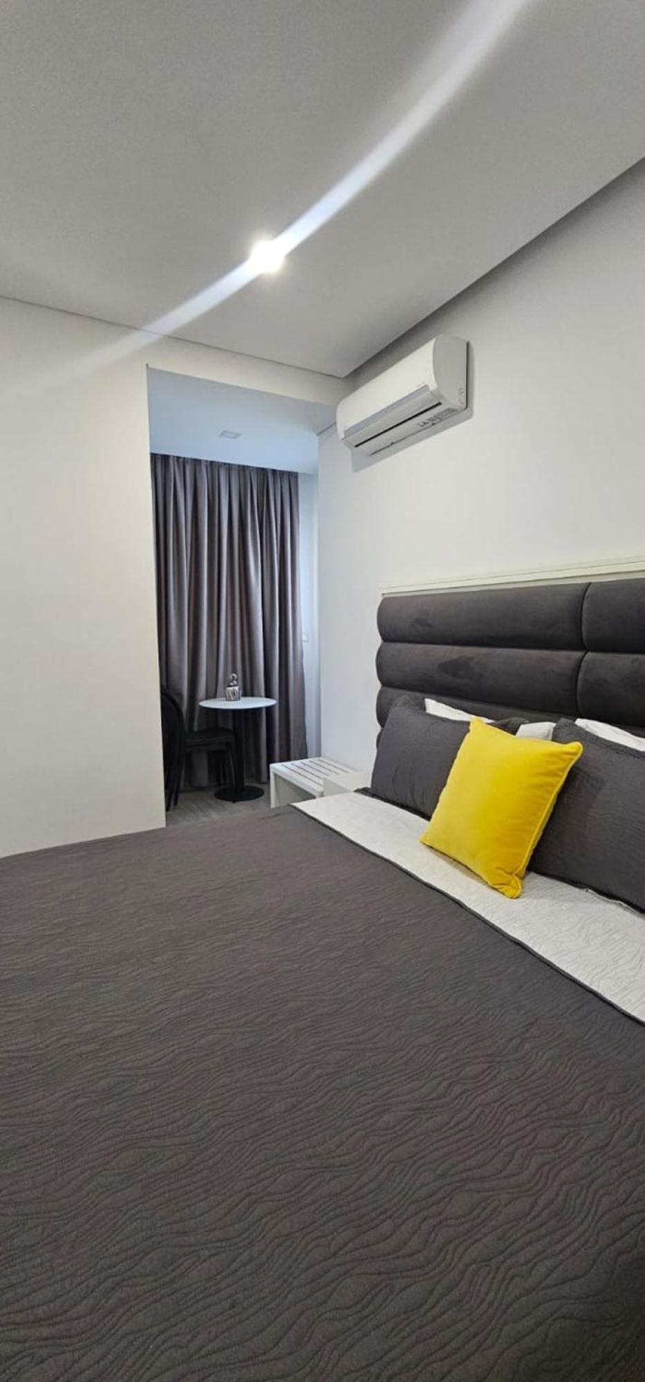 Hotel Edina Apartments By Hp Saranda Zewnętrze zdjęcie