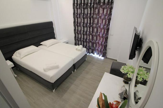 Hotel Edina Apartments By Hp Saranda Zewnętrze zdjęcie