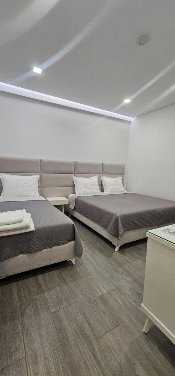 Hotel Edina Apartments By Hp Saranda Zewnętrze zdjęcie